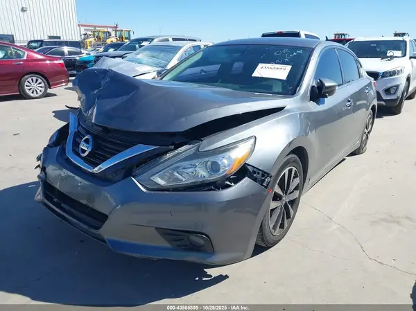 1N4AL3AP1JC232699 2018 NISSAN ALTIMA - Image 2