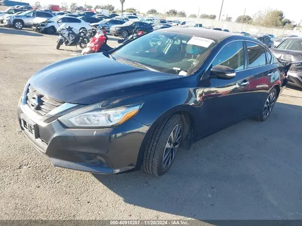 1N4AL3AP1JC233867 2018 NISSAN ALTIMA - Image 2