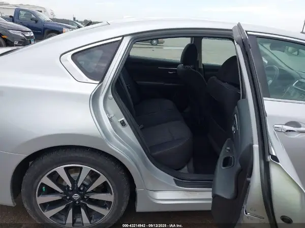 1N4AL3AP1JC234811 2018 NISSAN ALTIMA - Image 8