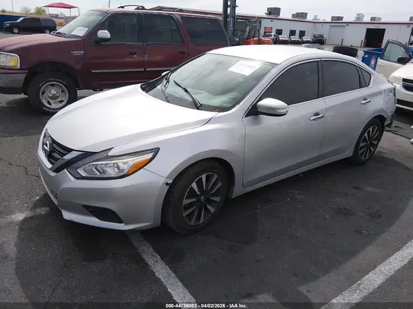 1N4AL3AP1JC236994 2018 NISSAN ALTIMA - Image 2