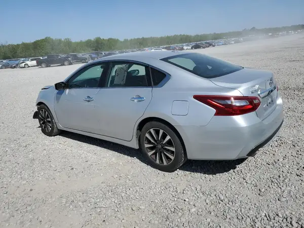 1N4AL3AP1JC237272 2018 NISSAN ALTIMA - Image 2