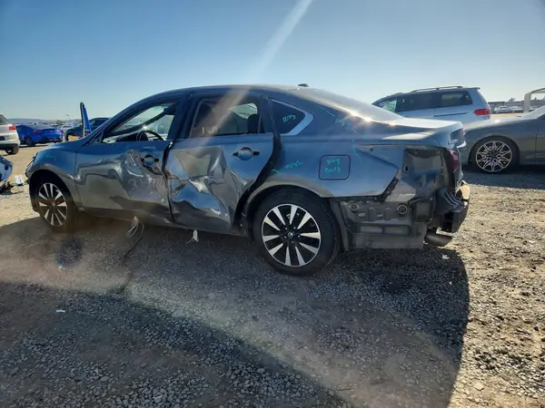1N4AL3AP1JC240012 2018 NISSAN ALTIMA - Image 2