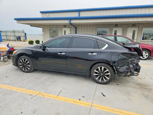 1N4AL3AP1JC240060 2018 NISSAN ALTIMA - Image 2