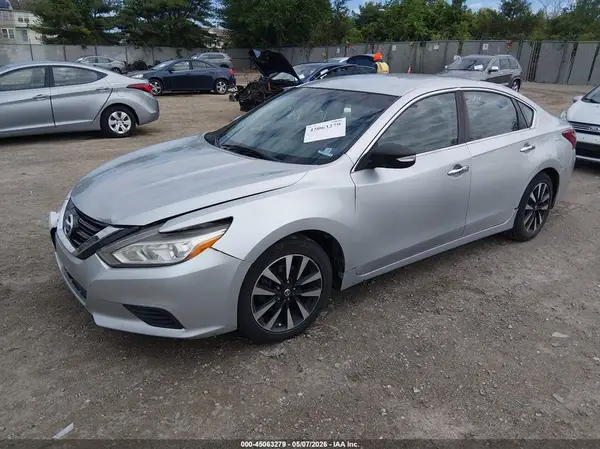1N4AL3AP1JC241175 2018 NISSAN ALTIMA - Image 2