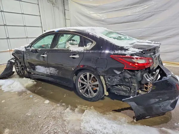 1N4AL3AP1JC242407 2018 NISSAN ALTIMA - Image 2