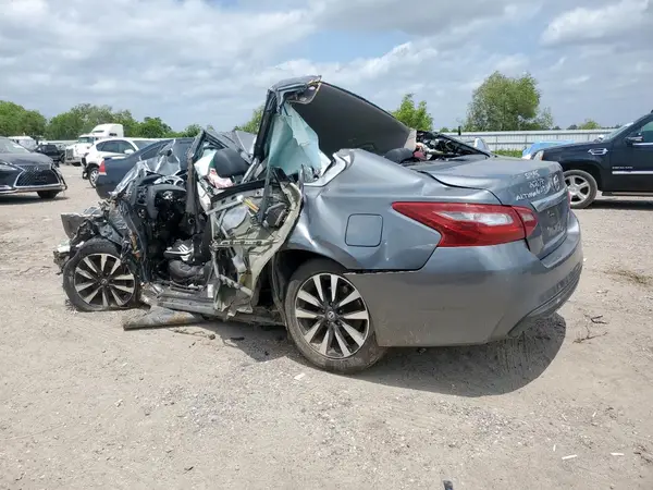 1N4AL3AP1JC243055 2018 NISSAN ALTIMA - Image 2