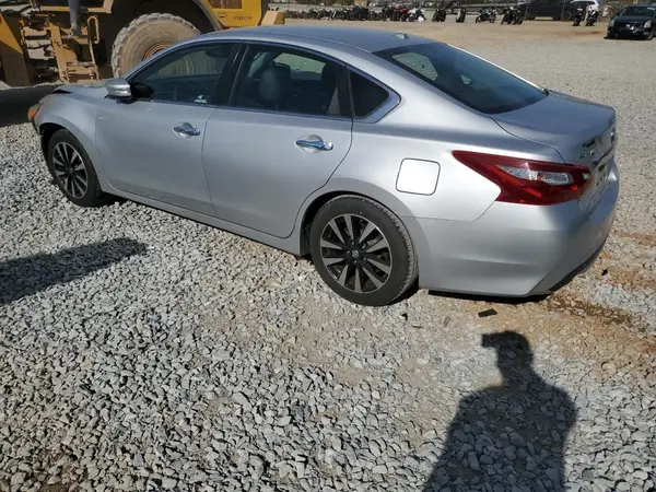 1N4AL3AP1JC243377 2018 NISSAN ALTIMA - Image 2