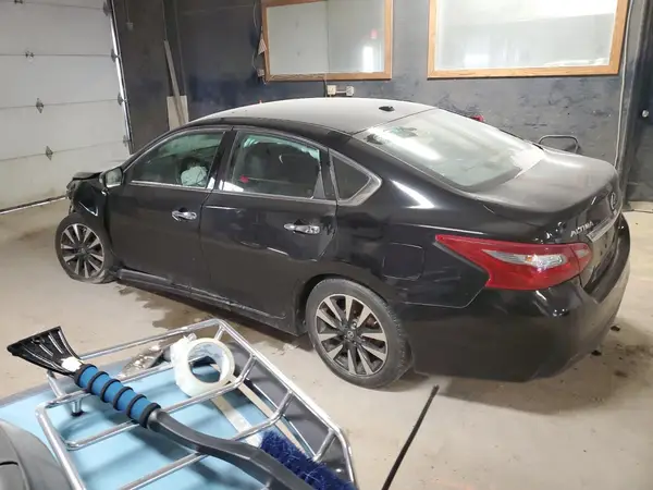 1N4AL3AP1JC245680 2018 NISSAN ALTIMA - Image 2