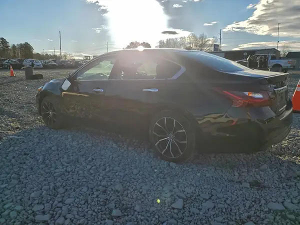 1N4AL3AP1JC246229 2018 NISSAN ALTIMA - Image 2