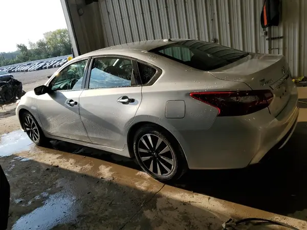 1N4AL3AP1JC248613 2018 NISSAN ALTIMA - Image 2