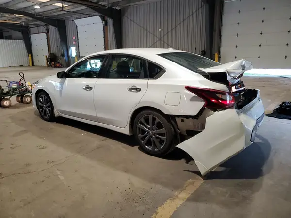 1N4AL3AP1JC250488 2018 NISSAN ALTIMA - Image 2