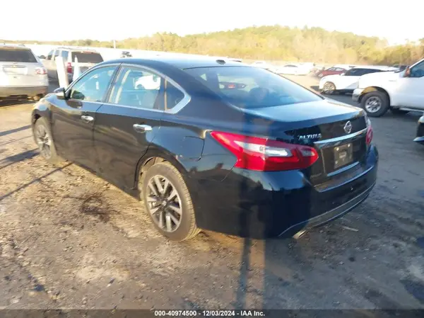 1N4AL3AP1JC251365 2018 NISSAN ALTIMA - Image 2
