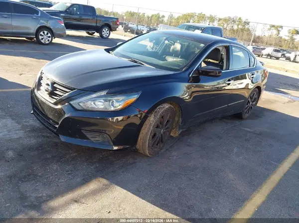 1N4AL3AP1JC251902 2018 NISSAN ALTIMA - Image 2