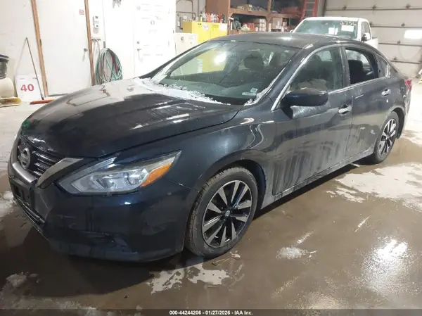 1N4AL3AP1JC252189 2018 NISSAN ALTIMA - Image 2