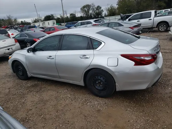 1N4AL3AP1JC252340 2018 NISSAN ALTIMA - Image 2