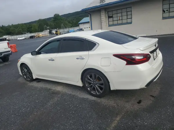 1N4AL3AP1JC254959 2018 NISSAN ALTIMA - Image 2
