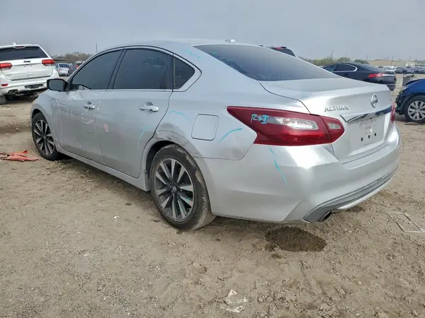 1N4AL3AP1JC255013 2018 NISSAN ALTIMA - Image 2
