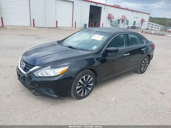 1N4AL3AP1JC255352 2018 NISSAN ALTIMA - Image 2