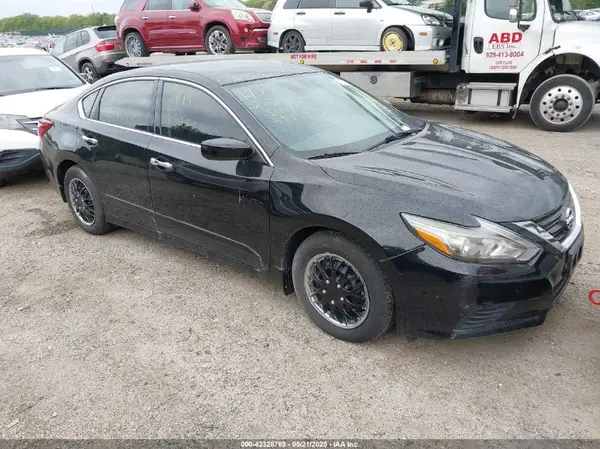 1N4AL3AP1JC257778 2018 NISSAN ALTIMA - Image 1