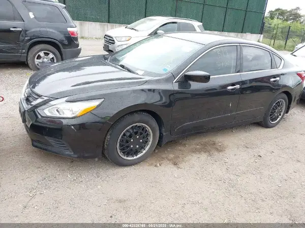 1N4AL3AP1JC257778 2018 NISSAN ALTIMA - Image 2