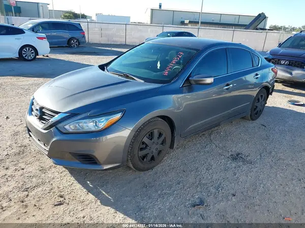 1N4AL3AP1JC259806 2018 NISSAN ALTIMA - Image 2