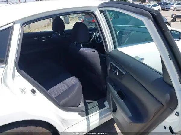 1N4AL3AP1JC262575 2018 NISSAN ALTIMA - Image 8