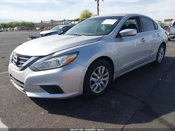 1N4AL3AP1JC264424 2018 NISSAN ALTIMA - Image 2