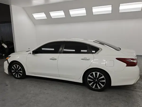 1N4AL3AP1JC264813 2018 NISSAN ALTIMA - Image 2
