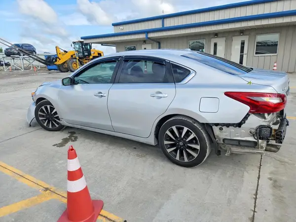 1N4AL3AP1JC264892 2018 NISSAN ALTIMA - Image 2