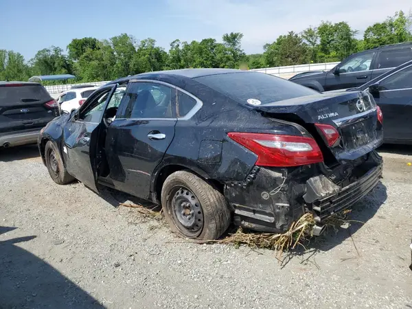 1N4AL3AP1JC267758 2018 NISSAN ALTIMA - Image 2
