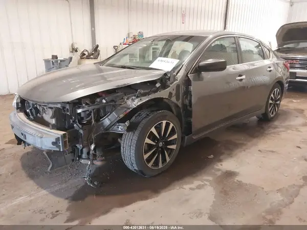 1N4AL3AP1JC268571 2018 NISSAN ALTIMA - Image 2