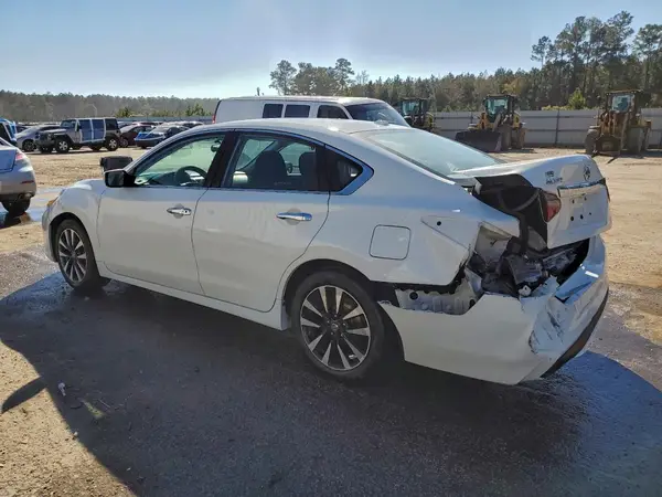 1N4AL3AP1JC269865 2018 NISSAN ALTIMA - Image 2