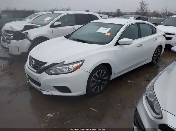 1N4AL3AP1JC271499 2018 NISSAN ALTIMA - Image 2