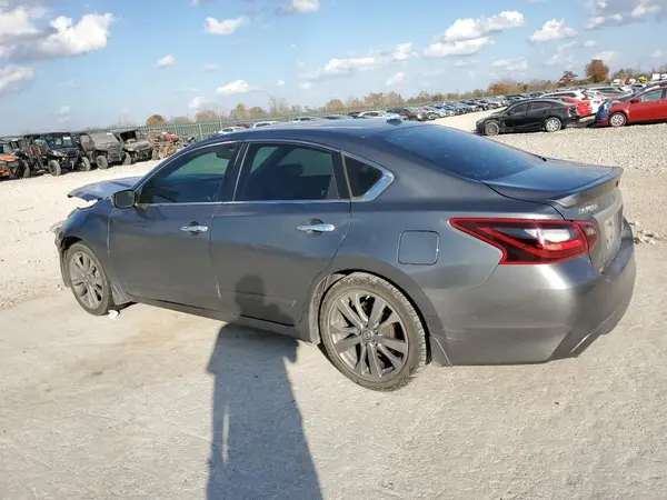 1N4AL3AP1JC271924 2018 NISSAN ALTIMA - Image 2