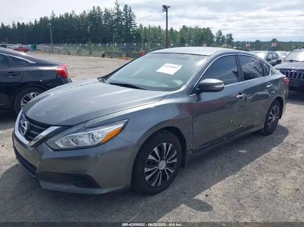 1N4AL3AP1JC272734 2018 NISSAN ALTIMA - Image 2