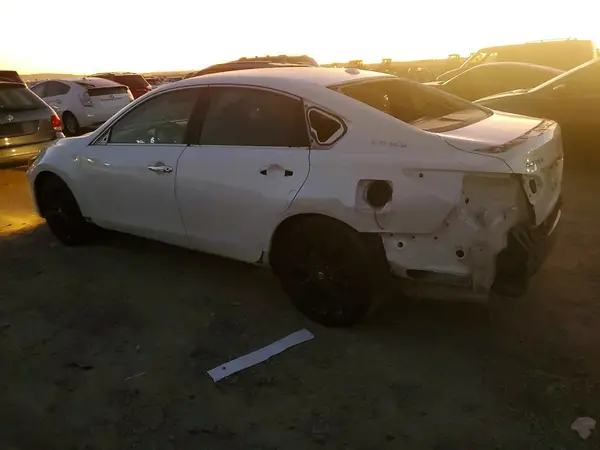 1N4AL3AP1JC275018 2018 NISSAN ALTIMA - Image 2