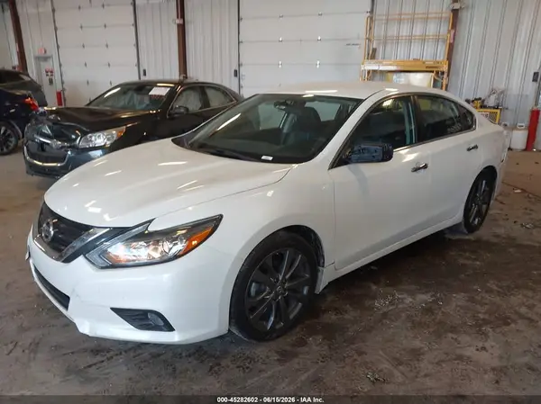 1N4AL3AP1JC276069 2018 NISSAN ALTIMA - Image 2