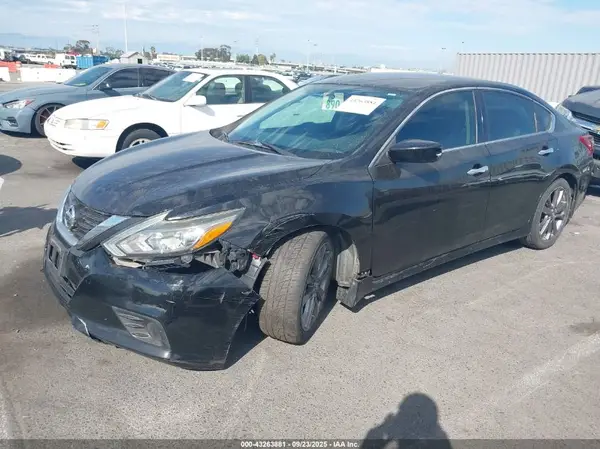 1N4AL3AP1JC276783 2018 NISSAN ALTIMA - Image 2