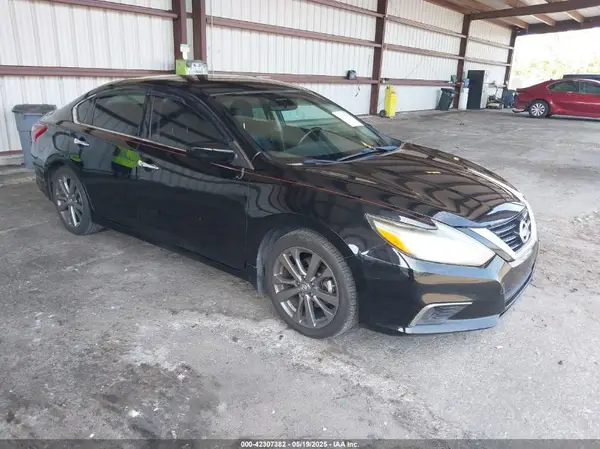 1N4AL3AP1JC277304 2018 NISSAN ALTIMA - Image 1