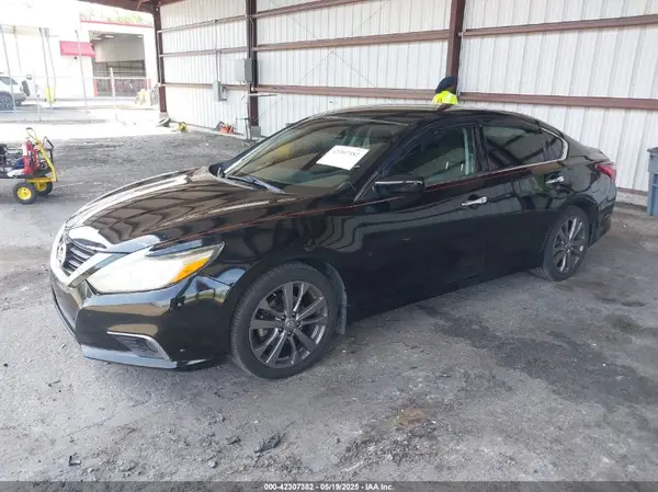 1N4AL3AP1JC277304 2018 NISSAN ALTIMA - Image 2