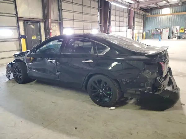 1N4AL3AP1JC277562 2018 NISSAN ALTIMA - Image 2