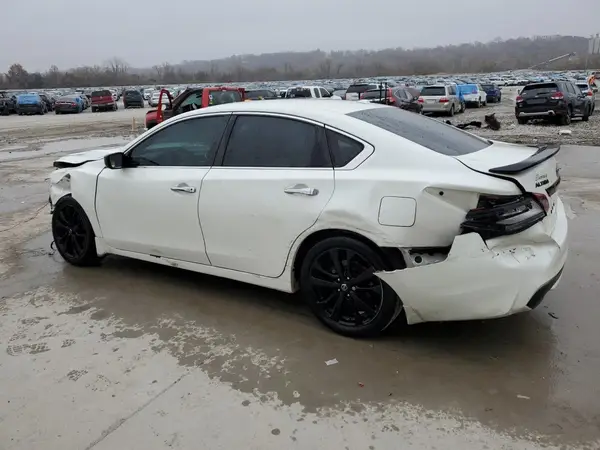 1N4AL3AP1JC278064 2018 NISSAN ALTIMA - Image 2