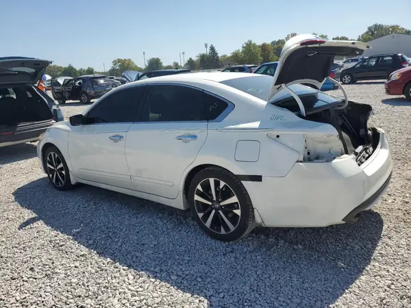1N4AL3AP1JC279733 2018 NISSAN ALTIMA - Image 2