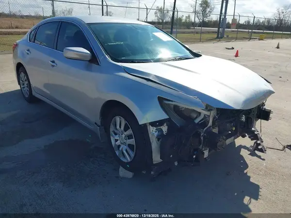 1N4AL3AP1JC281501 2018 NISSAN ALTIMA - Image 1