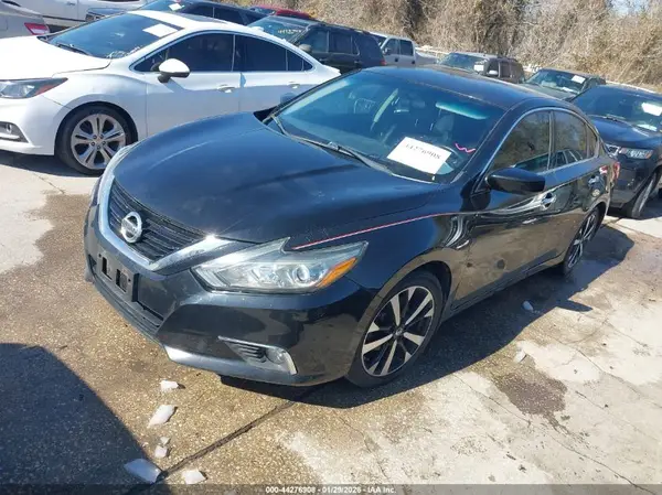 1N4AL3AP1JC285743 2018 NISSAN ALTIMA - Image 2