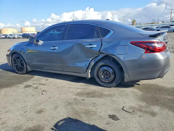 1N4AL3AP1JC286763 2018 NISSAN ALTIMA - Image 2