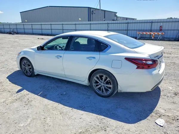 1N4AL3AP1JC287234 2018 NISSAN ALTIMA - Image 2