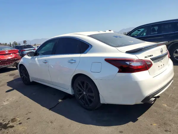 1N4AL3AP1JC289212 2018 NISSAN ALTIMA - Image 2