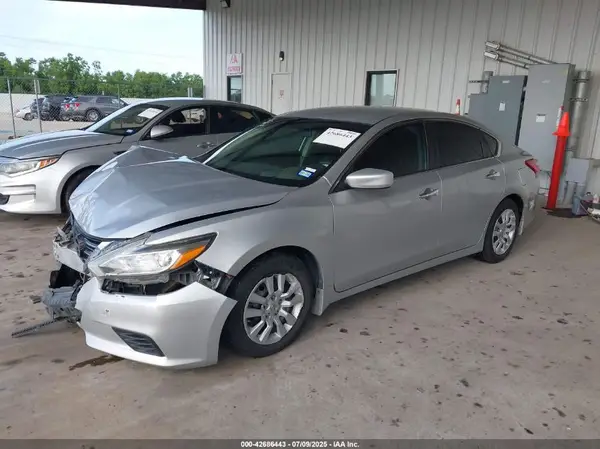 1N4AL3AP1JC289601 2018 NISSAN ALTIMA - Image 2