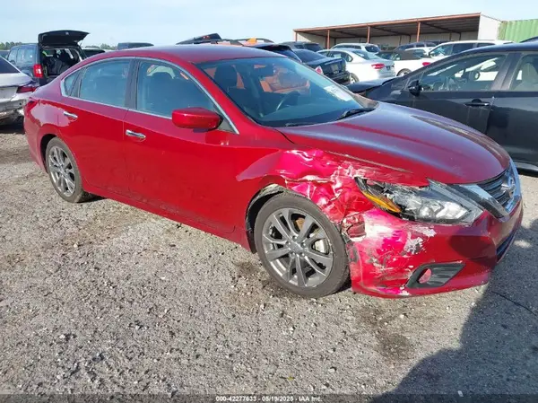 1N4AL3AP1JC289792 2018 NISSAN ALTIMA - Image 1